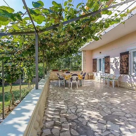 Ferienwohnung Mit Terrasse, Garten, Bbq * Medulin